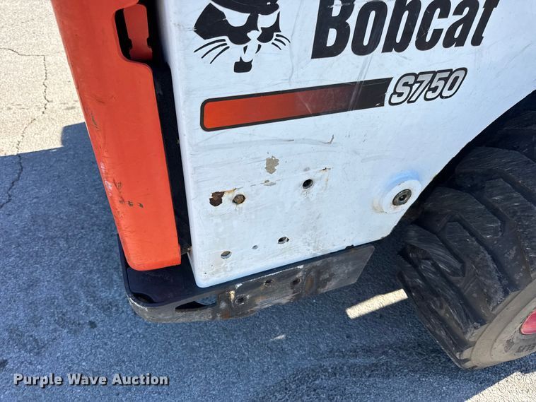 image for item EN0665 2014 Bobcat S750 skid steer loader