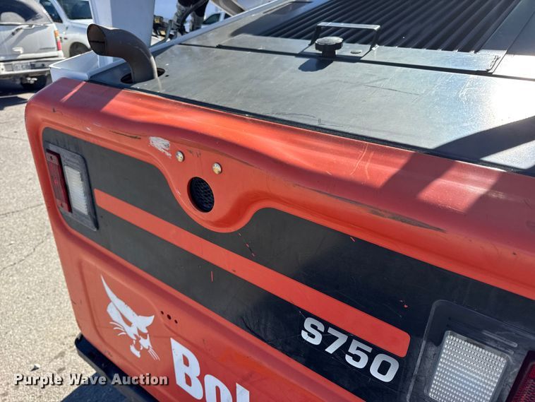 image for item EN0665 2014 Bobcat S750 skid steer loader