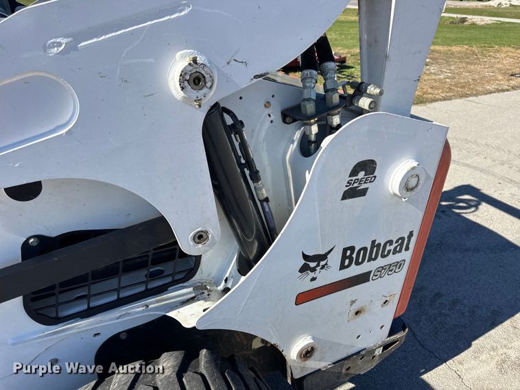 image for item EN0665 2014 Bobcat S750 skid steer loader