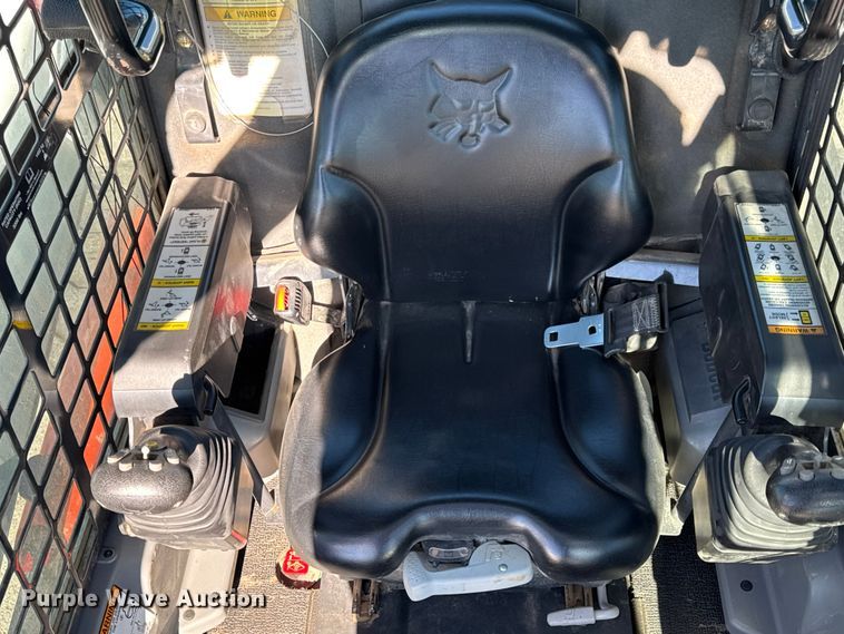 image for item EN0665 2014 Bobcat S750 skid steer loader