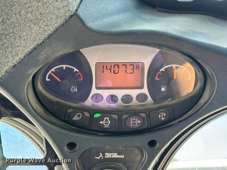 image for item EN0665 2014 Bobcat S750 skid steer loader