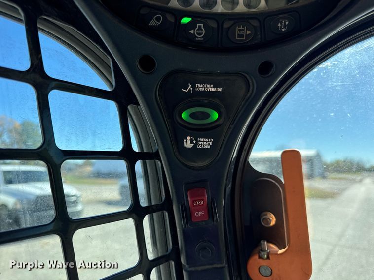 image for item EN0665 2014 Bobcat S750 skid steer loader