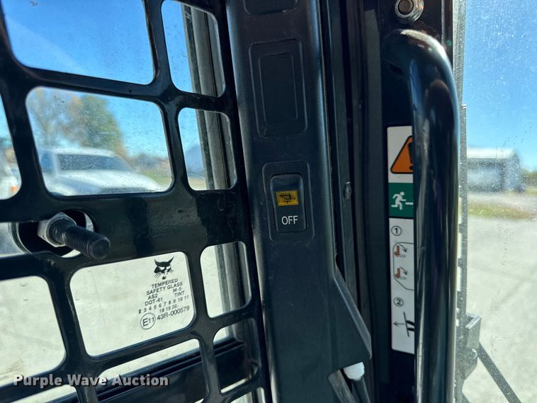 image for item EN0665 2014 Bobcat S750 skid steer loader