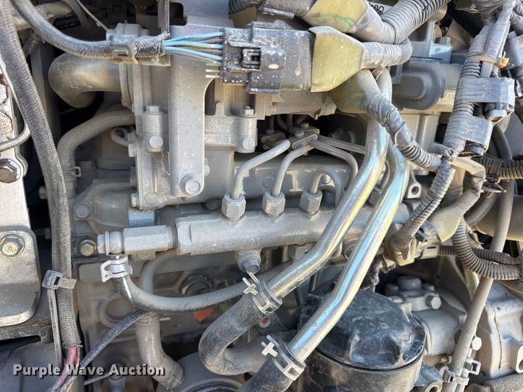 image for item EN0665 2014 Bobcat S750 skid steer loader