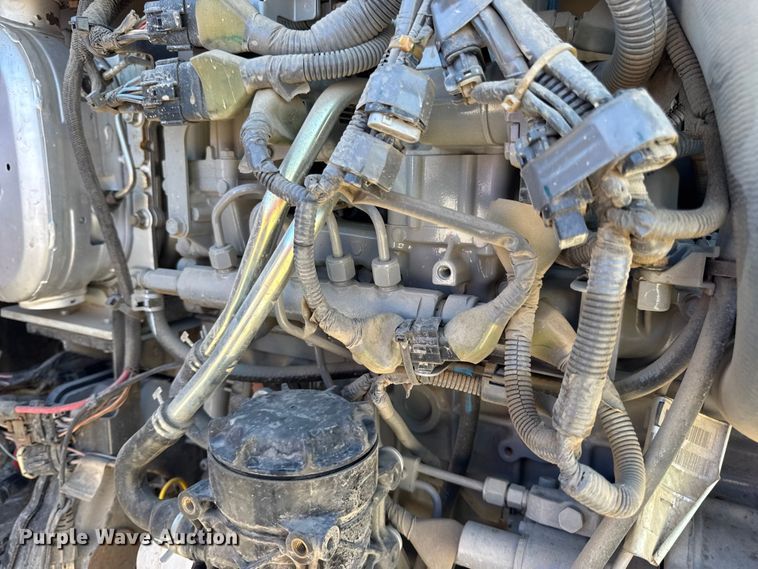 image for item EN0665 2014 Bobcat S750 skid steer loader