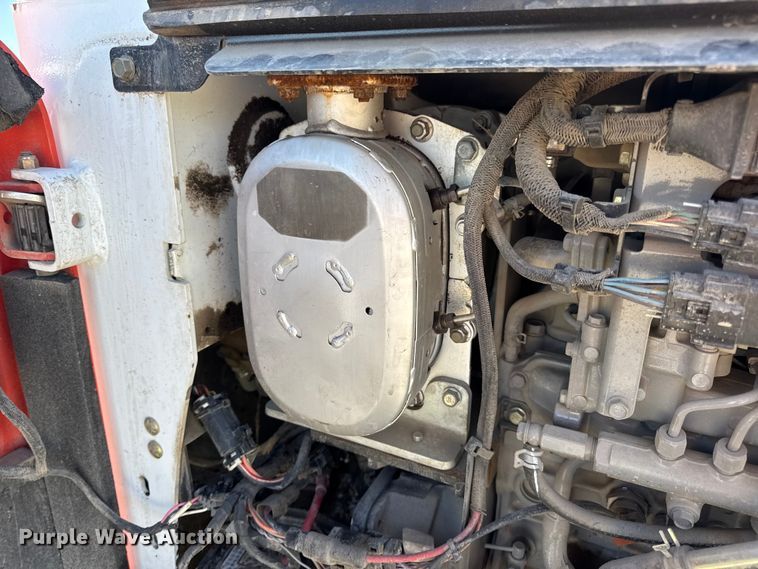 image for item EN0665 2014 Bobcat S750 skid steer loader