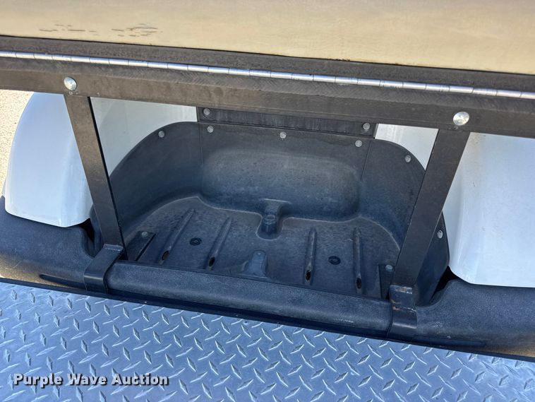 image for item EN0667 2013 Yamaha YDRAX4F golf cart