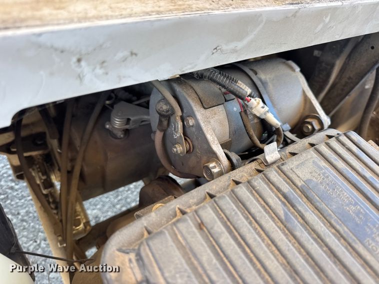 image for item EN0667 2013 Yamaha YDRAX4F golf cart