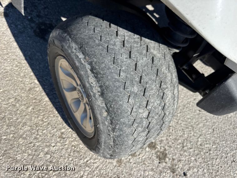 image for item EN0667 2013 Yamaha YDRAX4F golf cart