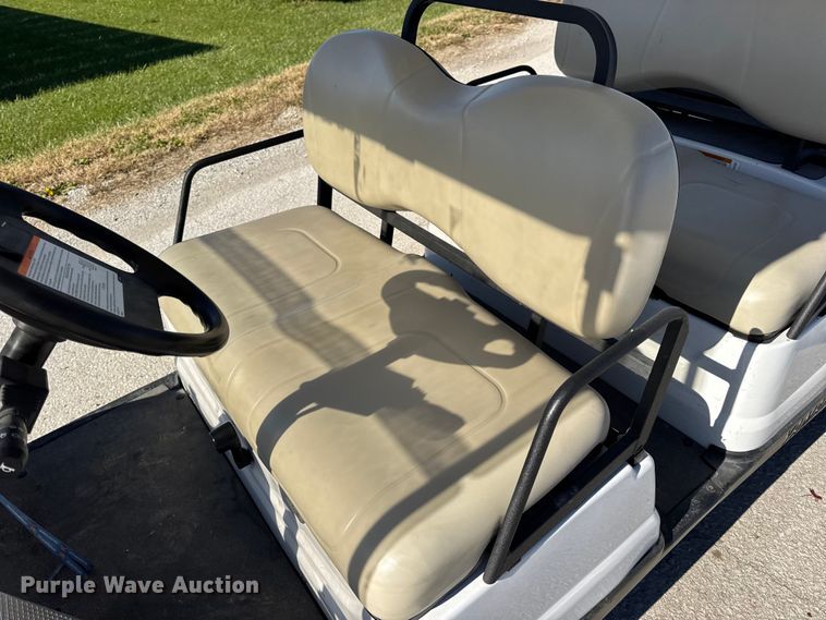 image for item EN0668 2013 Yamaha YDRAX3 golf cart