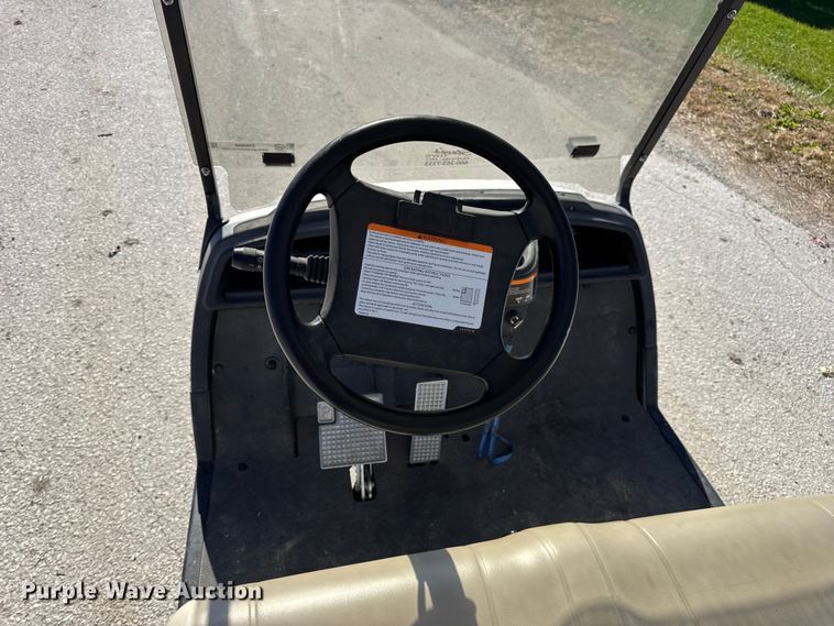 image for item EN0668 2013 Yamaha YDRAX3 golf cart
