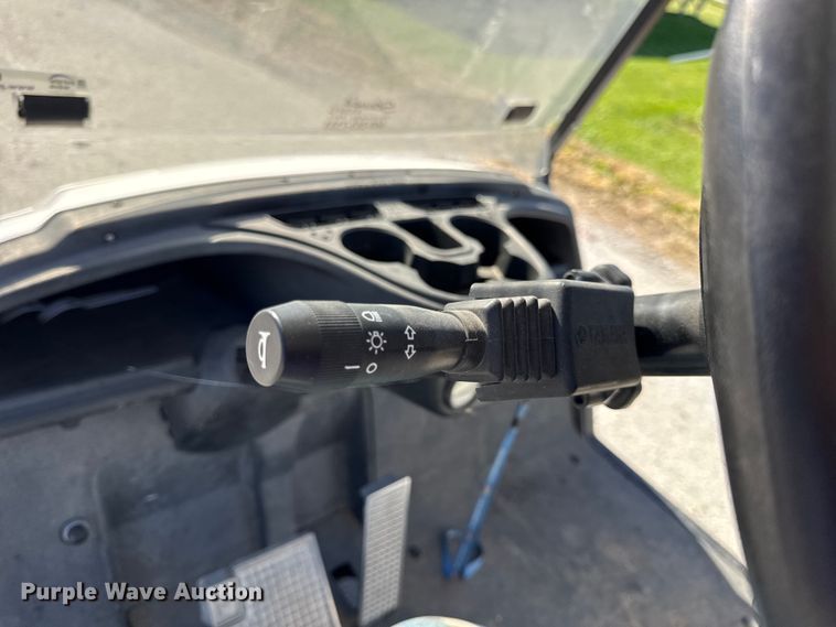 image for item EN0668 2013 Yamaha YDRAX3 golf cart