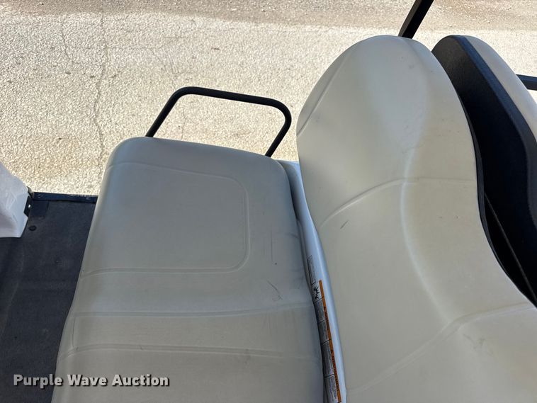 image for item EN0668 2013 Yamaha YDRAX3 golf cart