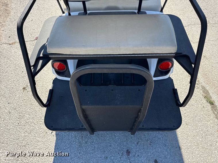 image for item EN0668 2013 Yamaha YDRAX3 golf cart