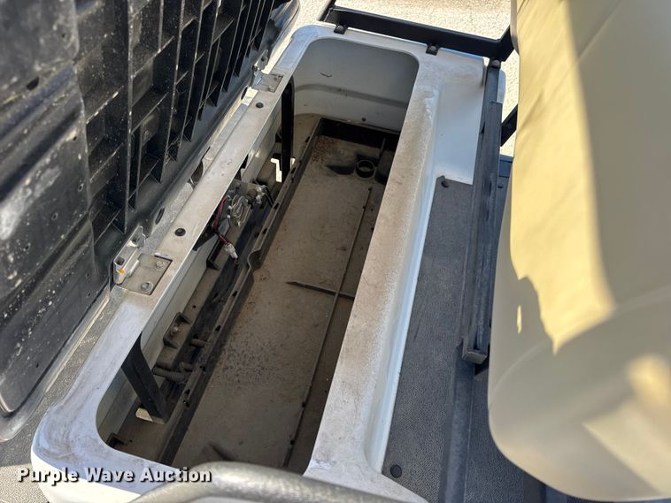 image for item EN0668 2013 Yamaha YDRAX3 golf cart