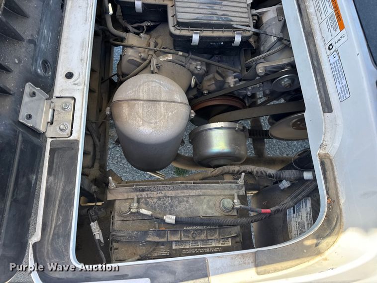 image for item EN0668 2013 Yamaha YDRAX3 golf cart