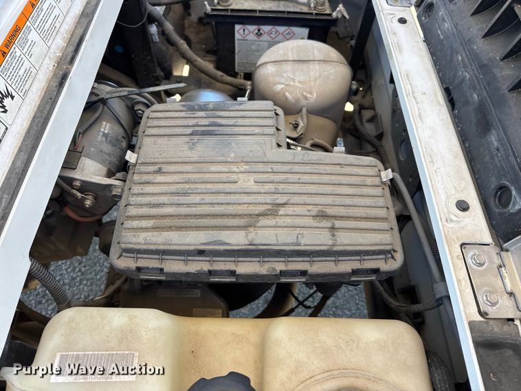 image for item EN0668 2013 Yamaha YDRAX3 golf cart