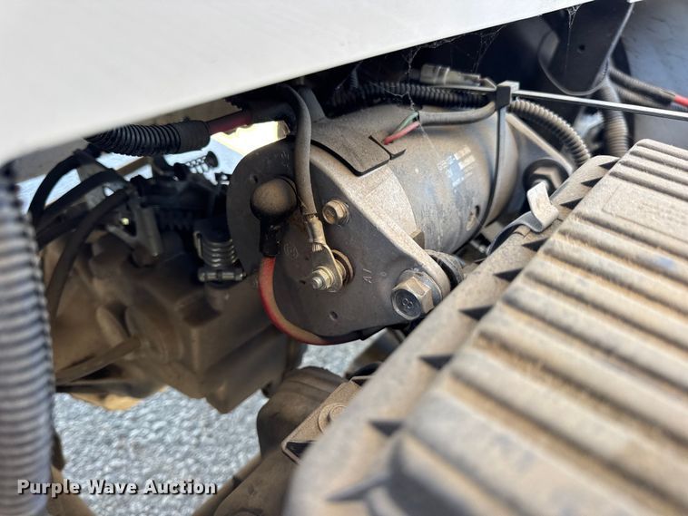 image for item EN0668 2013 Yamaha YDRAX3 golf cart