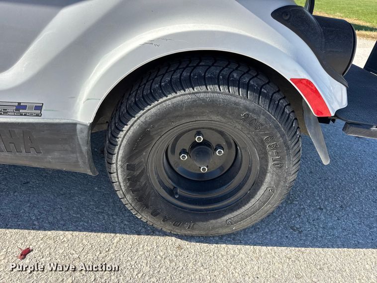 image for item EN0668 2013 Yamaha YDRAX3 golf cart