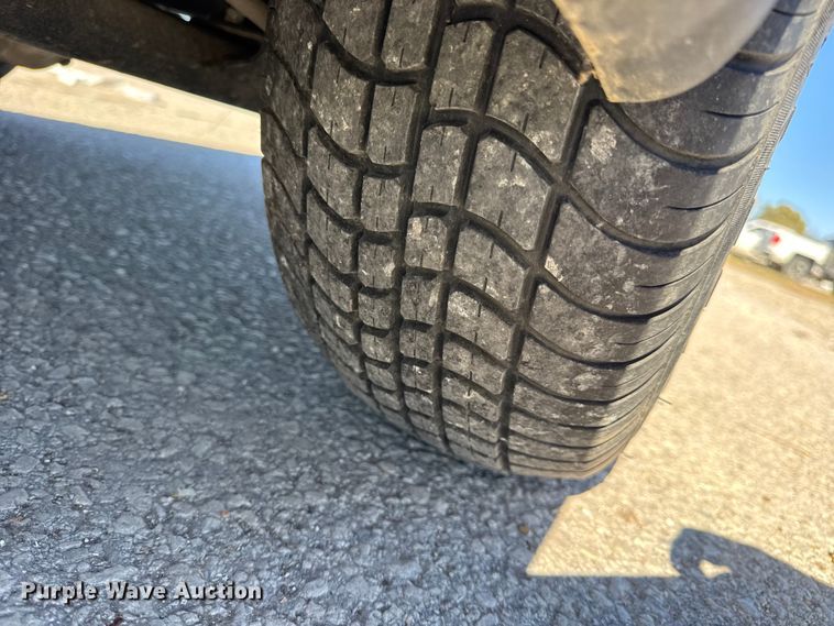 image for item EN0668 2013 Yamaha YDRAX3 golf cart