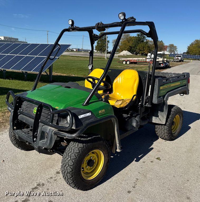 image for item EN0669 2015 John Deere Gator 825i utility vehicle
