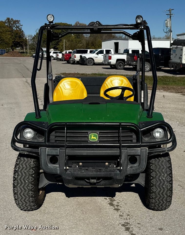 image for item EN0669 2015 John Deere Gator 825i utility vehicle