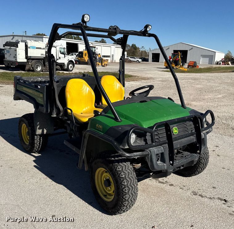 image for item EN0669 2015 John Deere Gator 825i utility vehicle