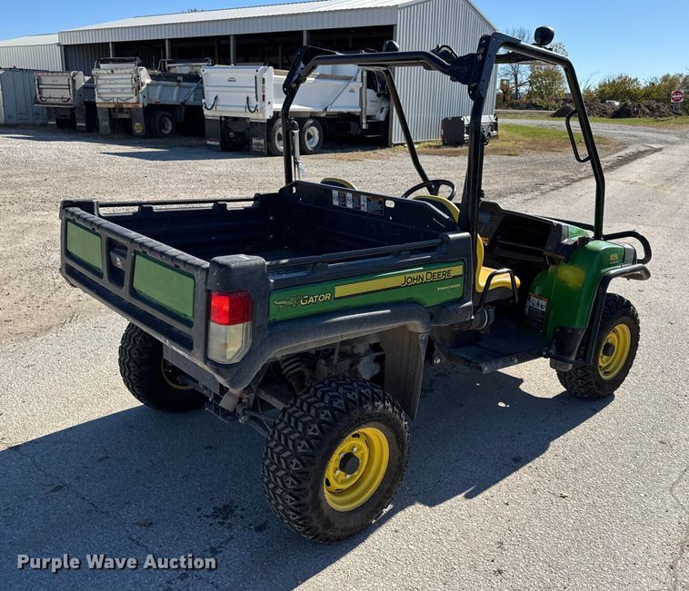 image for item EN0669 2015 John Deere Gator 825i utility vehicle