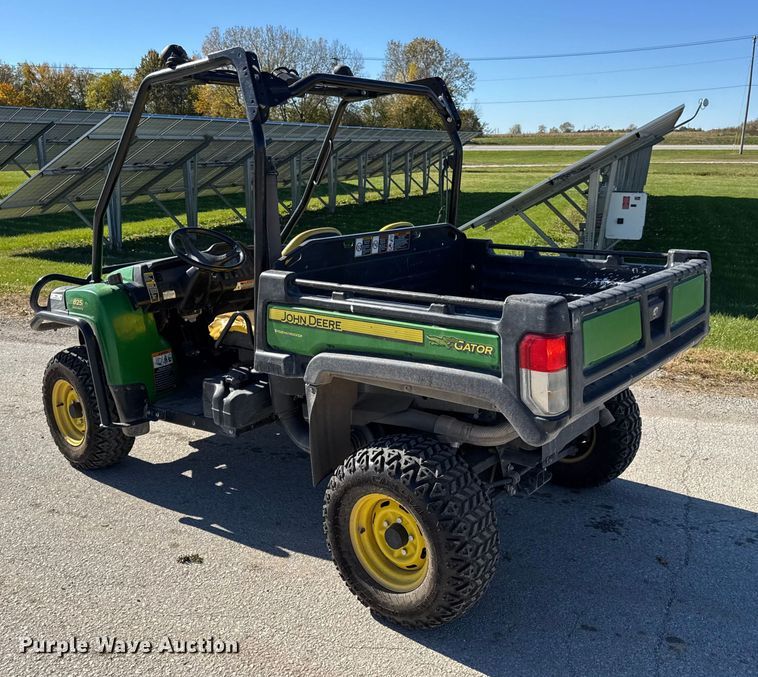image for item EN0669 2015 John Deere Gator 825i utility vehicle