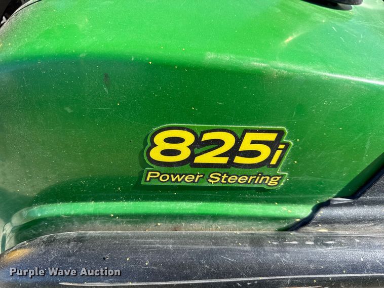 image for item EN0669 2015 John Deere Gator 825i utility vehicle