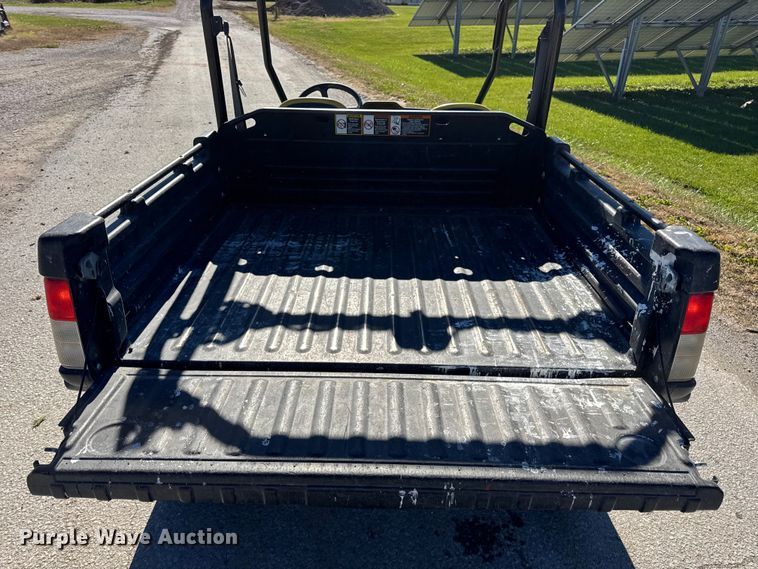 image for item EN0669 2015 John Deere Gator 825i utility vehicle