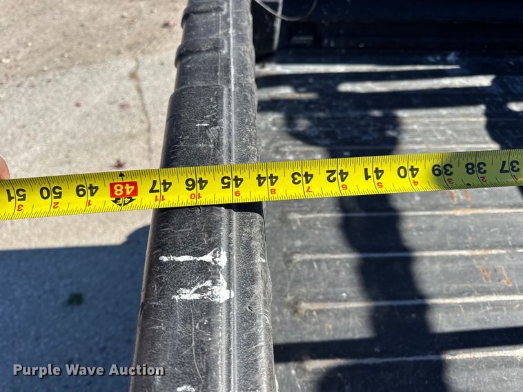 image for item EN0669 2015 John Deere Gator 825i utility vehicle