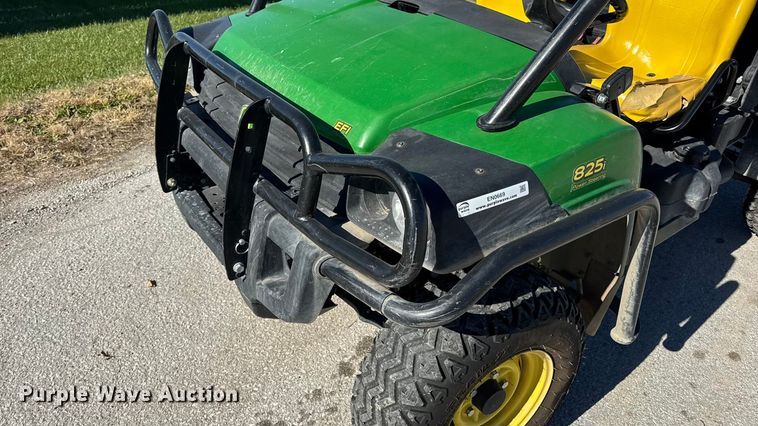 image for item EN0669 2015 John Deere Gator 825i utility vehicle