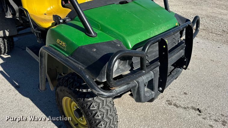 image for item EN0669 2015 John Deere Gator 825i utility vehicle