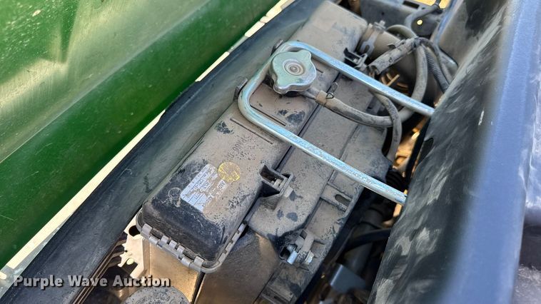 image for item EN0669 2015 John Deere Gator 825i utility vehicle