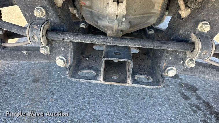 image for item EN0669 2015 John Deere Gator 825i utility vehicle