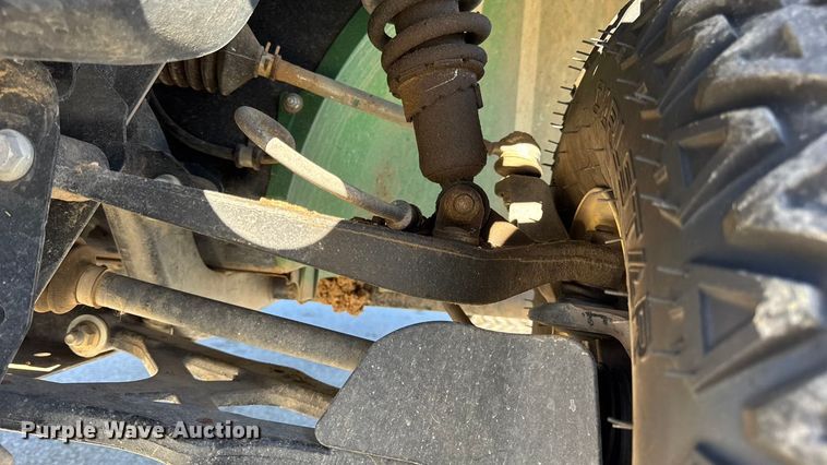 image for item EN0669 2015 John Deere Gator 825i utility vehicle