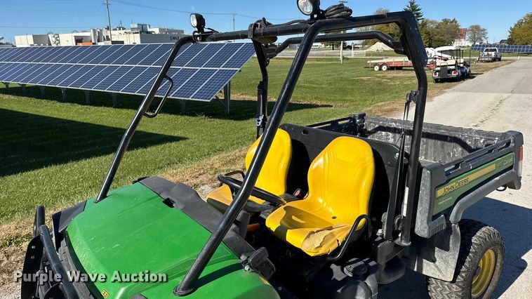 image for item EN0669 2015 John Deere Gator 825i utility vehicle