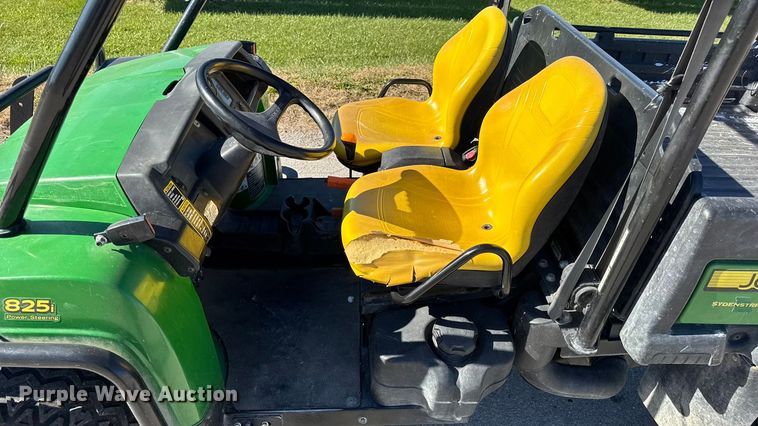 image for item EN0669 2015 John Deere Gator 825i utility vehicle