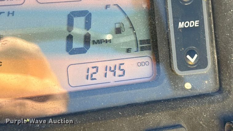 image for item EN0669 2015 John Deere Gator 825i utility vehicle