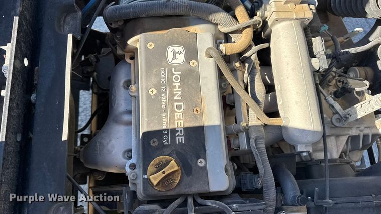 image for item EN0669 2015 John Deere Gator 825i utility vehicle