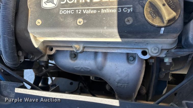 image for item EN0669 2015 John Deere Gator 825i utility vehicle