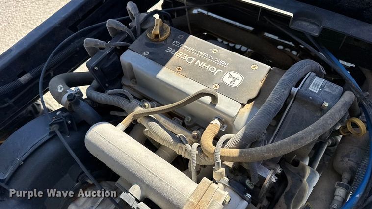 image for item EN0669 2015 John Deere Gator 825i utility vehicle