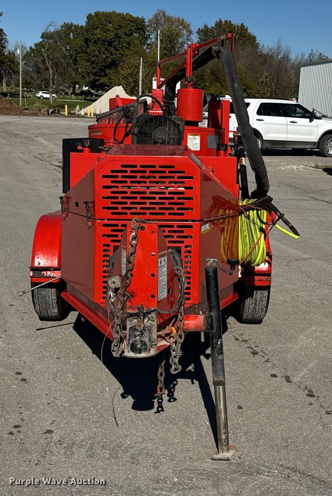 image for item EN0670 2016 Crafco SS125DC70 melter applicator