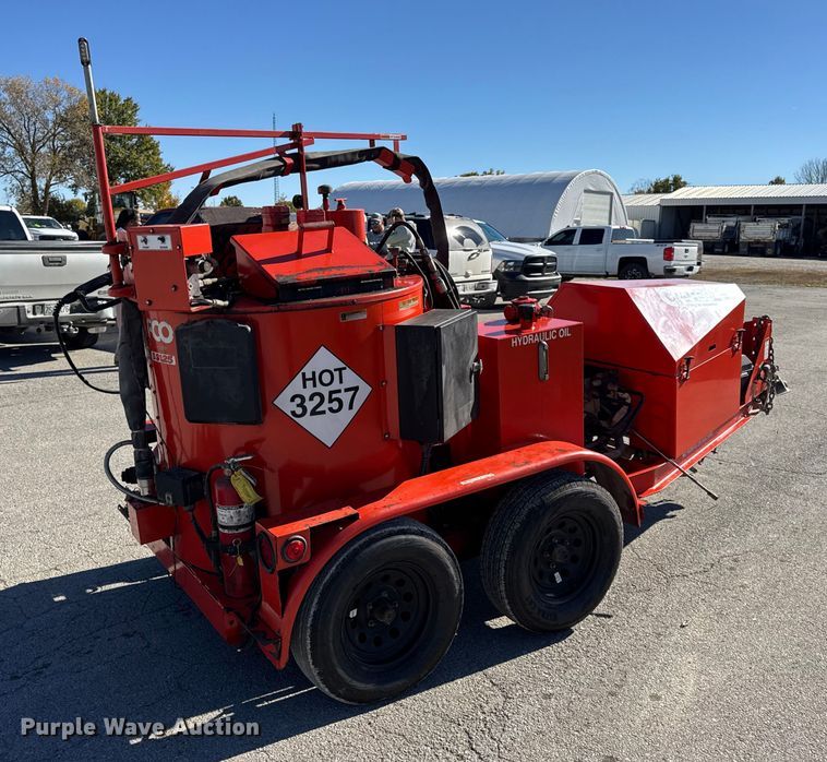 image for item EN0670 2016 Crafco SS125DC70 melter applicator