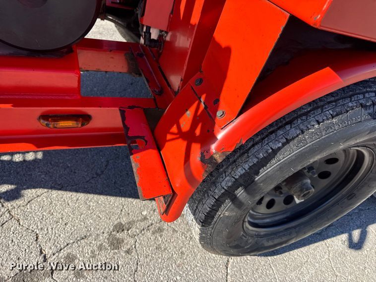 image for item EN0670 2016 Crafco SS125DC70 melter applicator