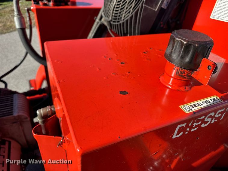 image for item EN0670 2016 Crafco SS125DC70 melter applicator