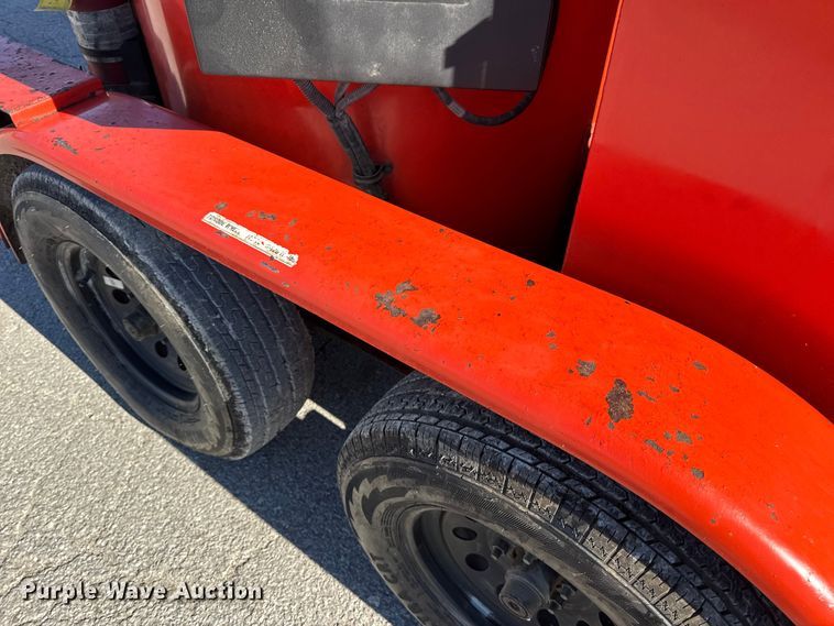 image for item EN0670 2016 Crafco SS125DC70 melter applicator