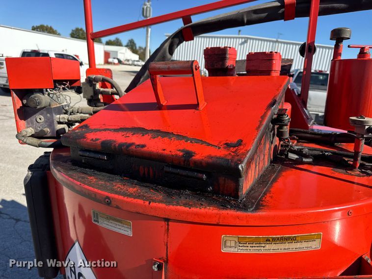 image for item EN0670 2016 Crafco SS125DC70 melter applicator