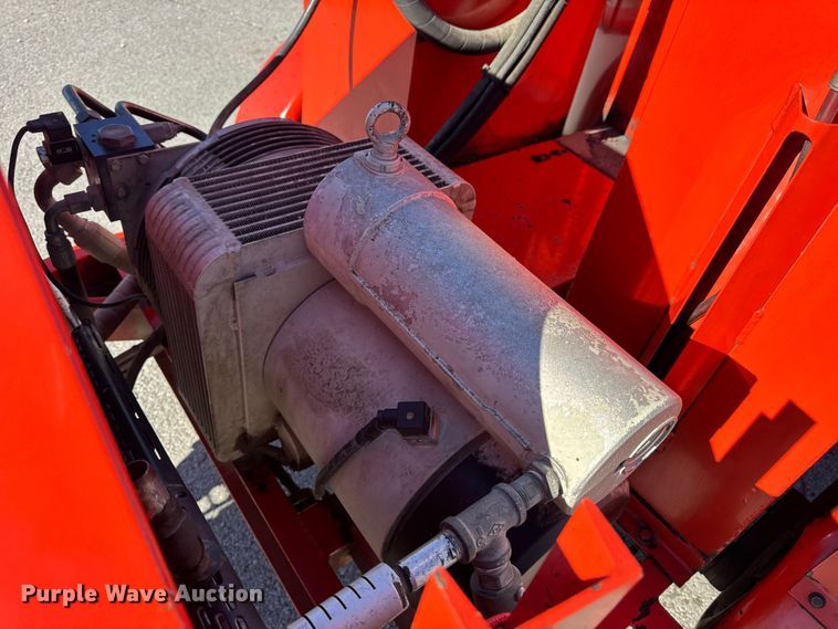 image for item EN0670 2016 Crafco SS125DC70 melter applicator